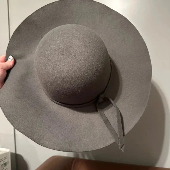 The Hatter Company Grey Felt Wide Brim Hat - Picture 4 of 5
